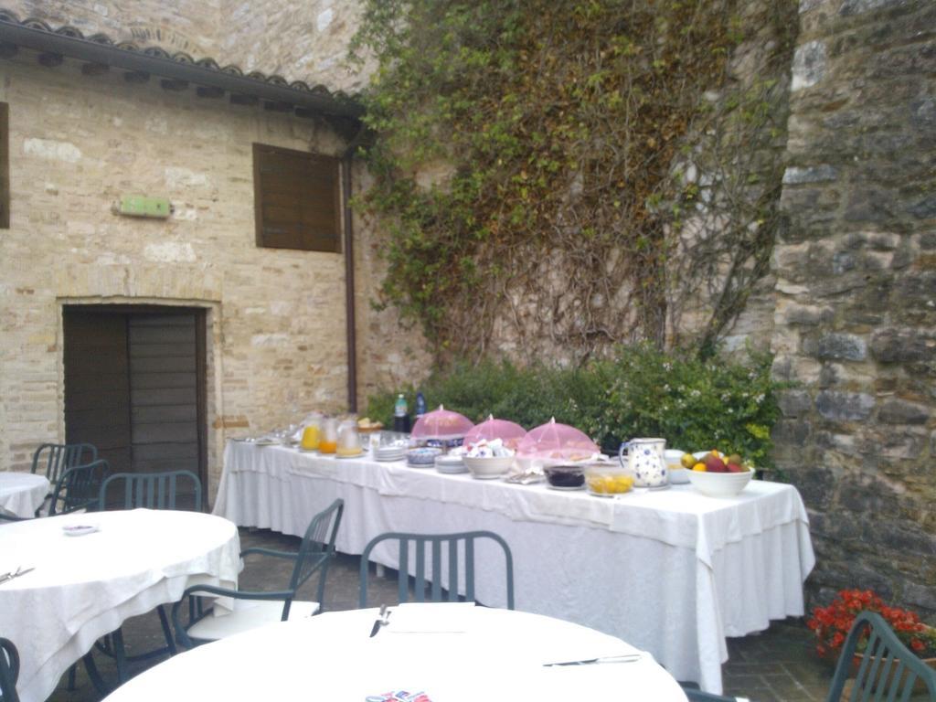 Hotel Palazzo Bocci Spello Buitenkant foto