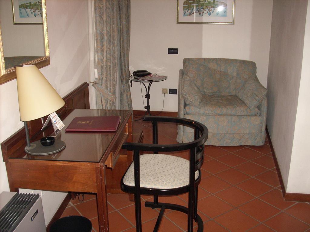 Hotel Palazzo Bocci Spello Buitenkant foto
