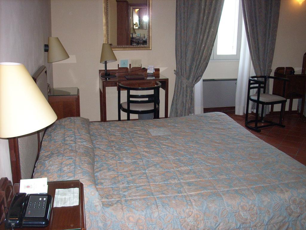 Hotel Palazzo Bocci Spello Buitenkant foto